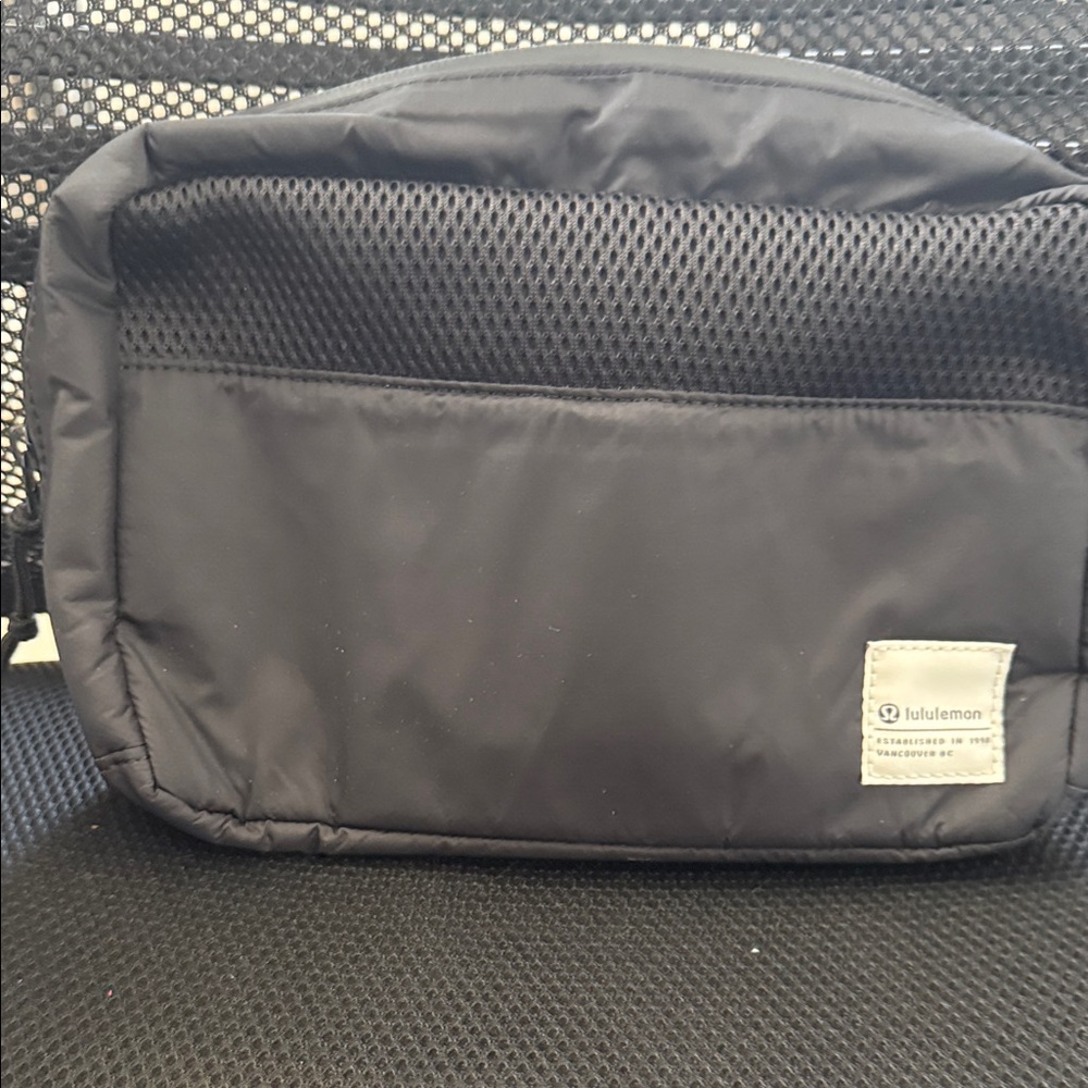 lululemon athletica women’s or men’s toiletry bag.